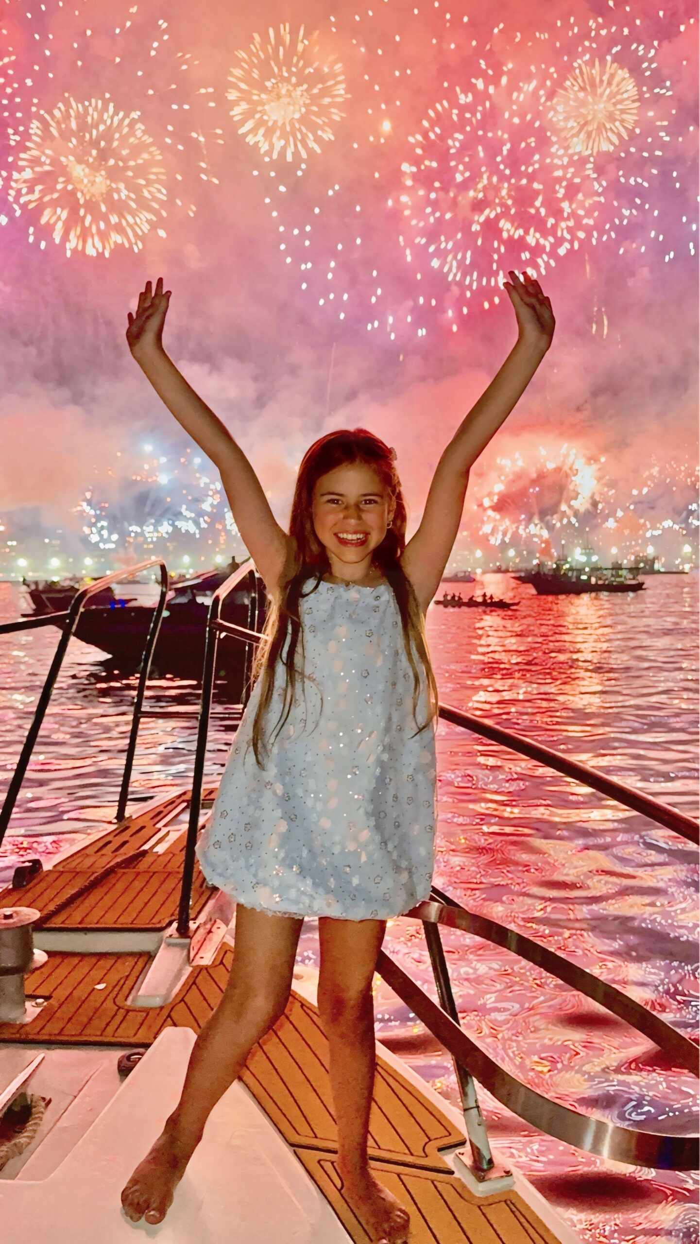 Em alto-mar, Mel Summers comemora a chegada de 2026 com família e amigos da arte 21 WhatsApp Image 2026 01 05 at 19.24.16 1 scaled