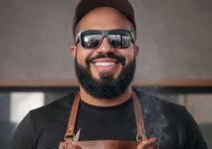 Jhony Brasa: o churrasqueiro goiano que conquistou as redes e o paladar do Brasil