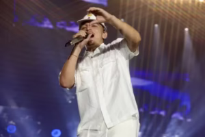 Copacabana de Chapéu: João Gomes transforma a virada em símbolo de identidade