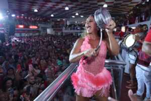 Viviane Araújo brilha em ensaio do Salgueiro e empolga para o Carnaval 2026