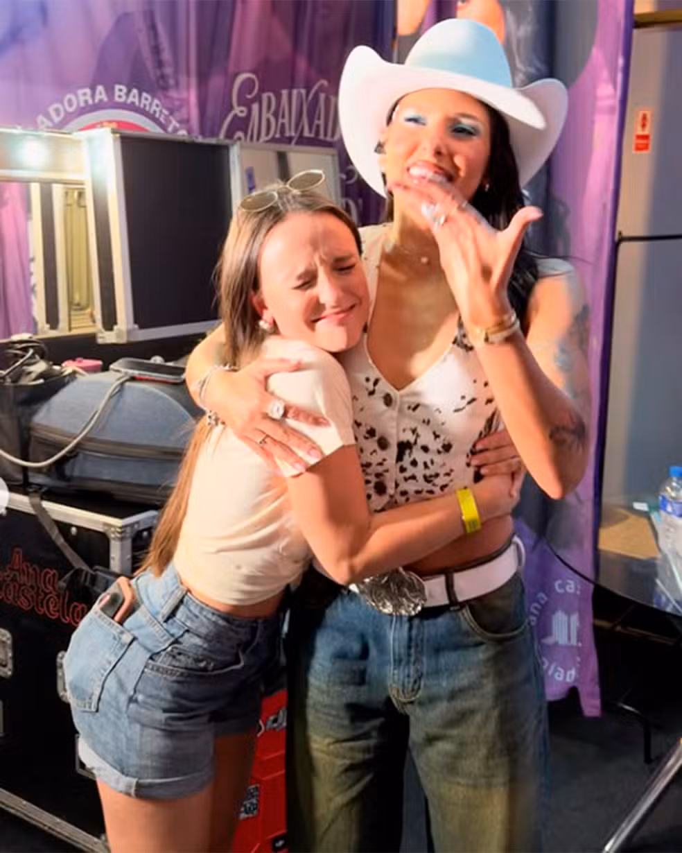 Larissa Manoela e Ana Castela juntas em show no Rio de Janeiro  • Instagram/ Larissa Manoela