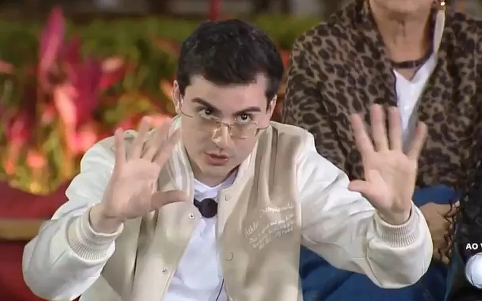 Dudu Camargo diz que vai guardar prêmio de A Fazenda 17 e seguir vivendo do trabalho