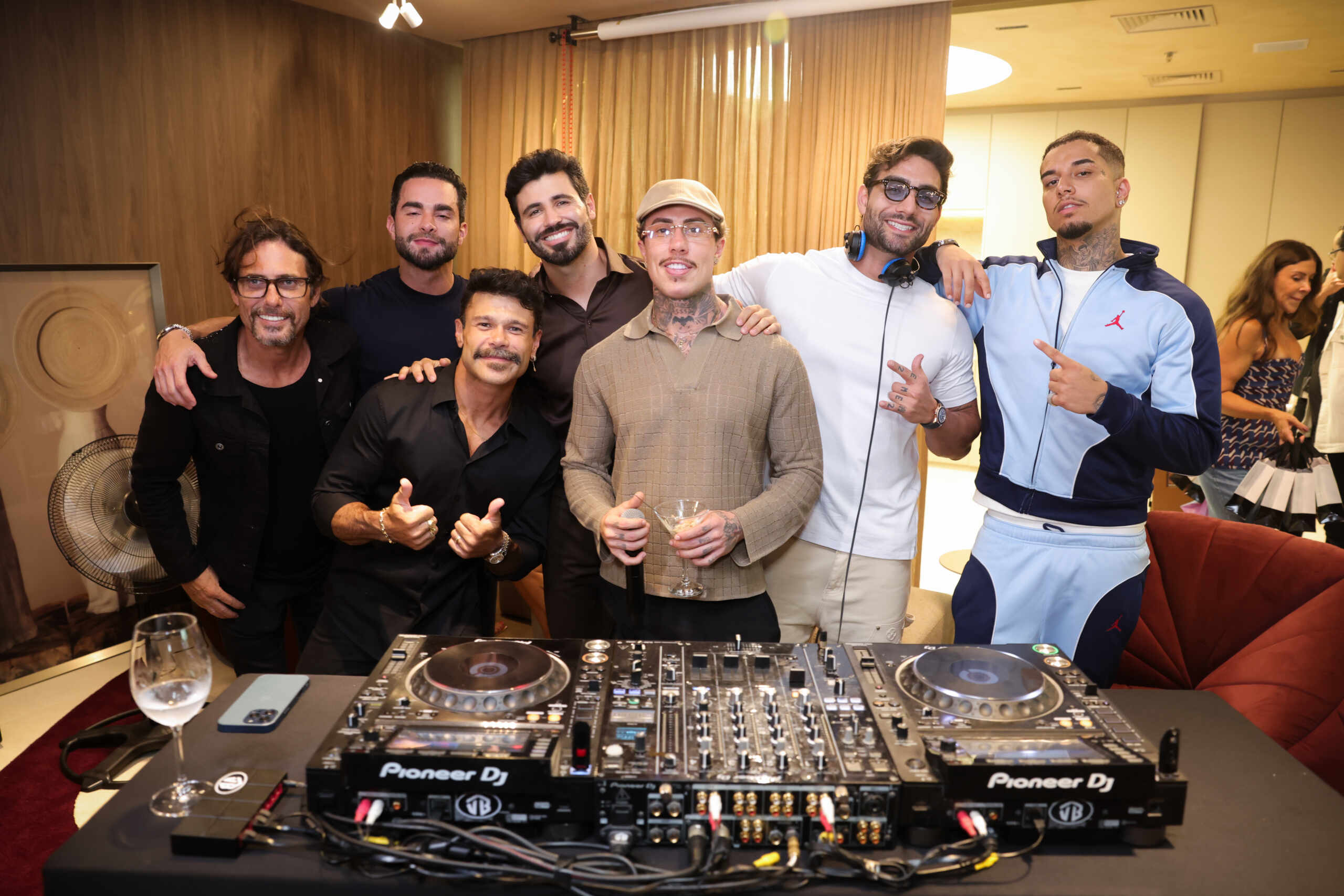 Famosos prestigiam inauguração do Iconic Room no Cidade Jardim, em São Paulo 22 1W2A9932 scaled