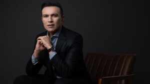 Salatiel Araújo consolida trajetória na comunicação destaca-se no marketing médico