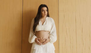 Lauana Prado exibe barriguinha e emociona fãs com novos cliques da gravidez