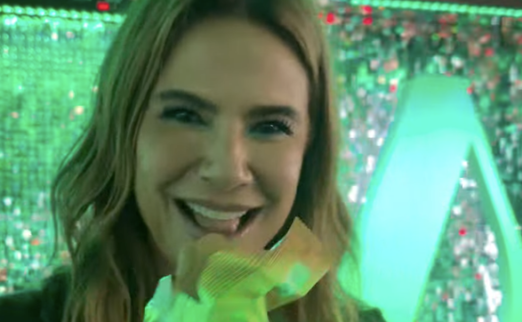 Luciana Gimenez exibe boa forma após treino e look chama atenção no Carnaval