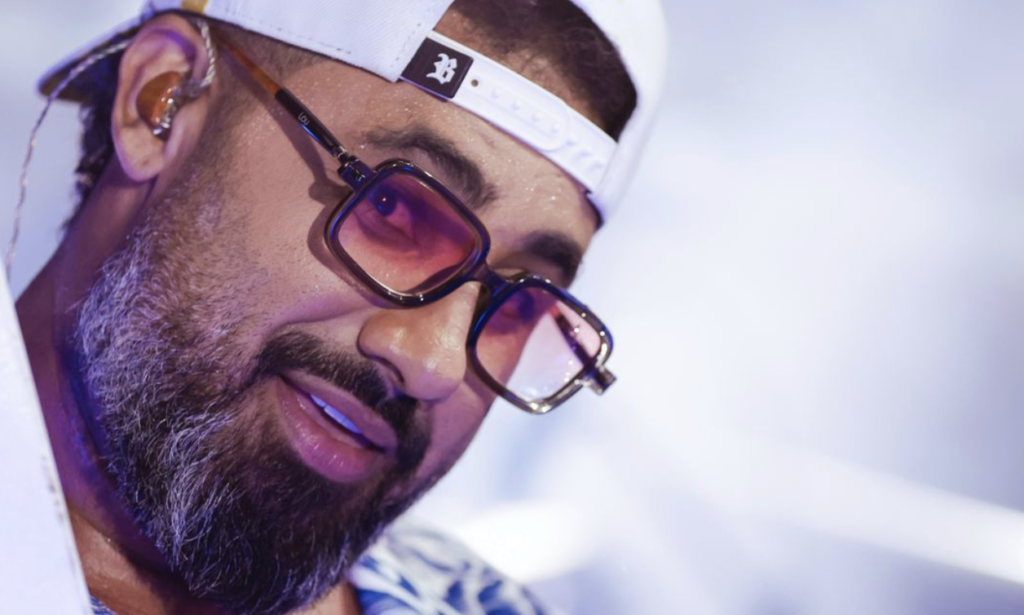 Raí Saia Rodada encerra Carnaval após maratona por três estados e sequência de shows pelo Nordeste Raí Saia Rodada