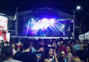 Matheus & Lorenzo comandam a segunda-feira de Carnaval no Batafolia 2026, em Mato Grosso do Sul