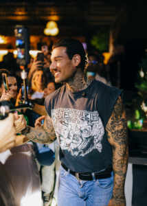 Lucas Lucco aposta no piseiro em projeto de regravações de seus grandes sucessos