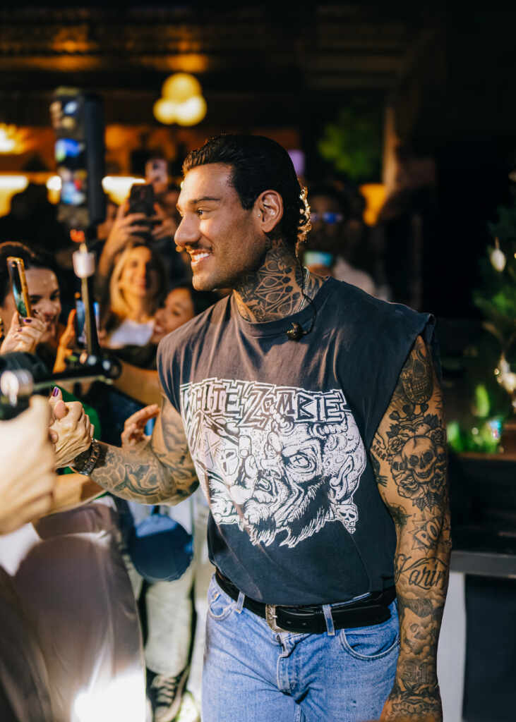 Lucas Lucco aposta no piseiro em projeto de regravações de seus grandes sucessos Lucas Lucco aposta no piseiro em projeto de regravações de seus grandes sucessos