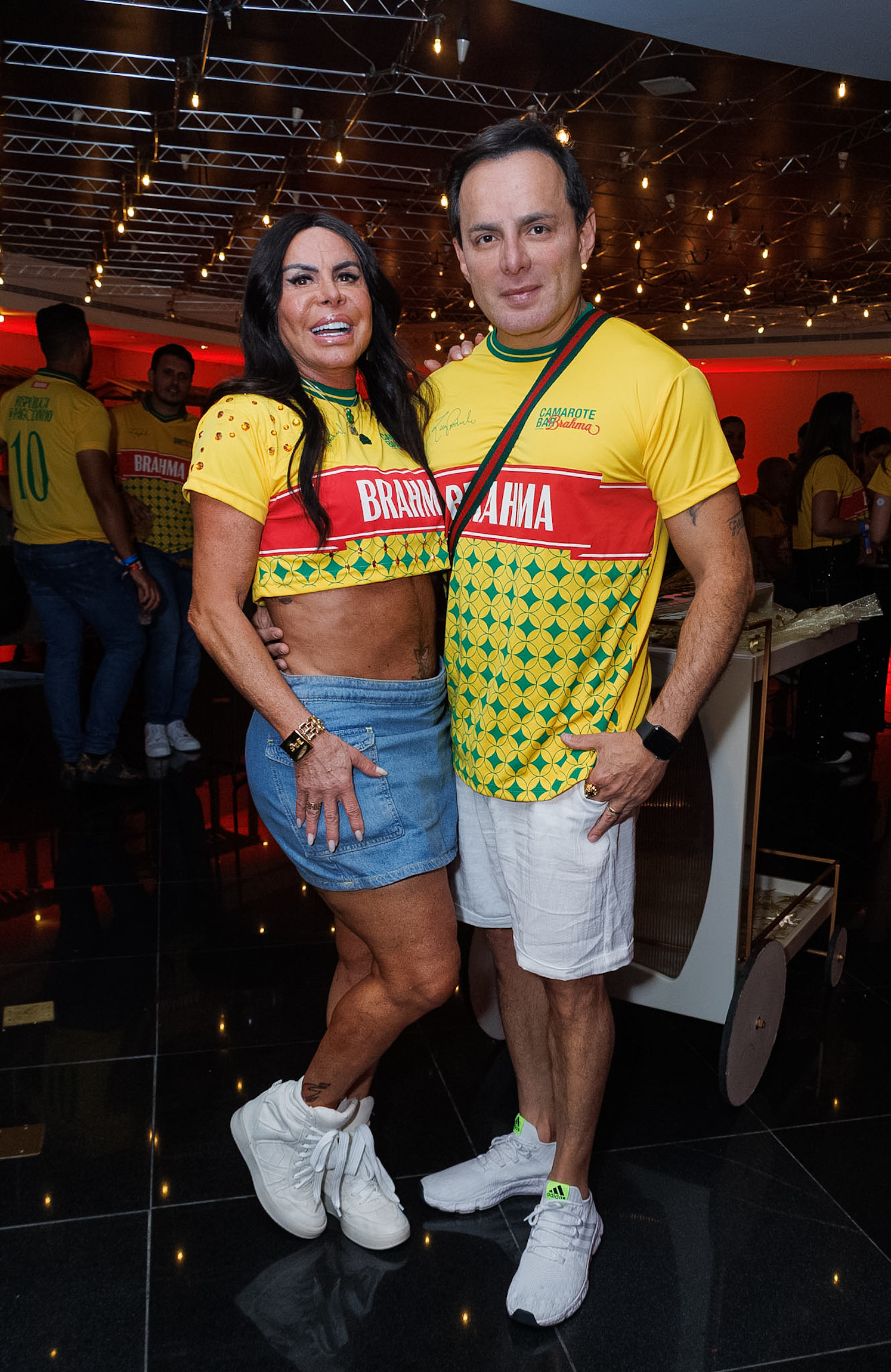 Gretchen e marido Esdras Souza trocam beijos no Desfile das Campeãs em SP - Foto: Clayton Felizardo / Brazil News