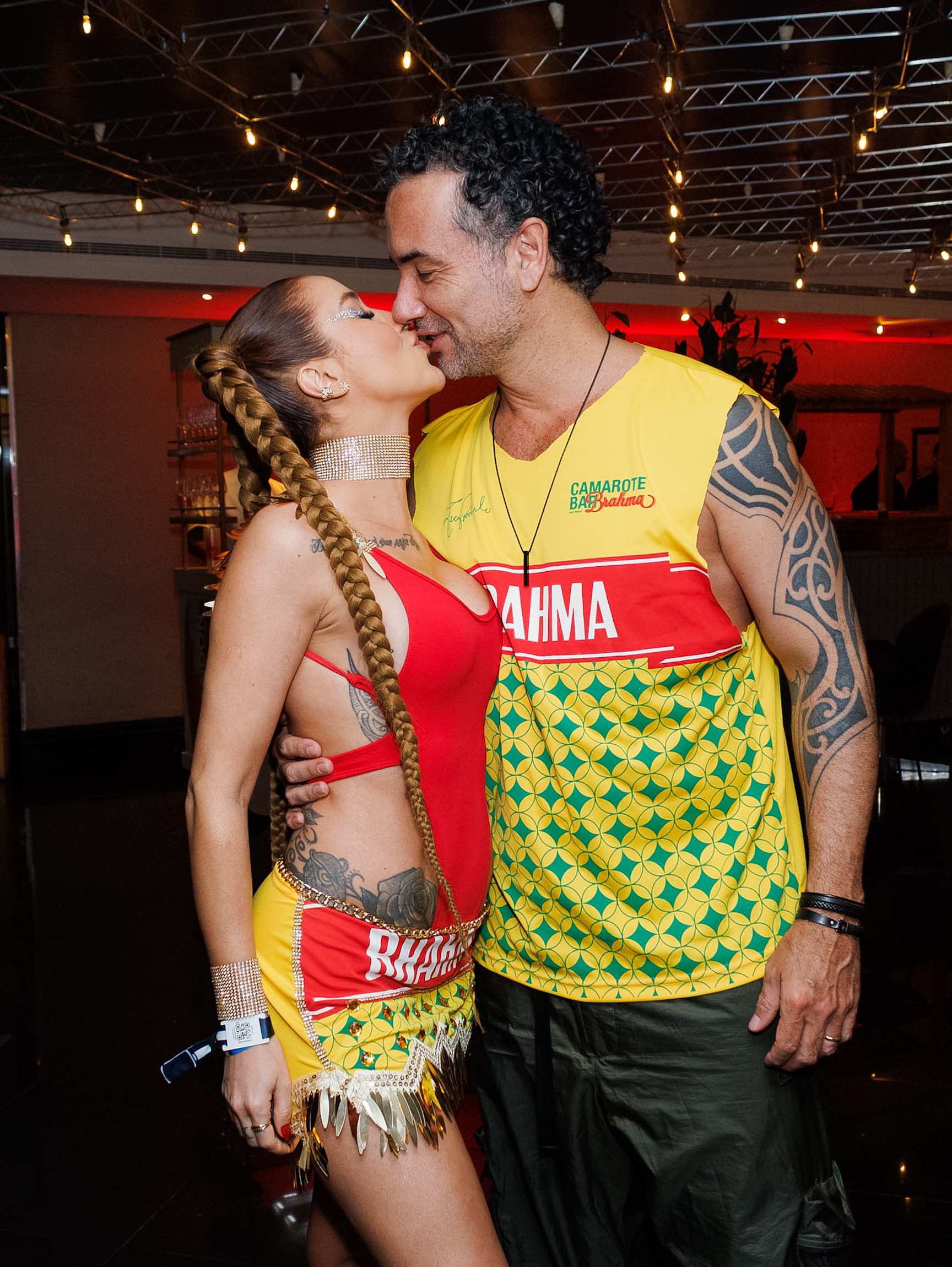 Marco Luque e Jessica Corrêa marcam presença no Desfile das Campeãs em SP 19 Marco Luque e Jessica Corrêa marcam presença no Desfile das Campeãs em SP - Fotos: Clayton Felizardo / Brazil News