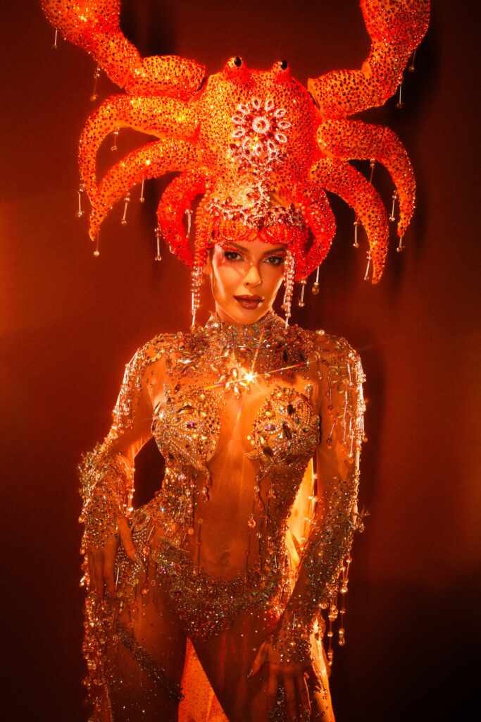 Jaquelline Grohalski mostra look inspirado no mangue em ensaio técnico da Grande Rio Jaqueline Grohalski revela fantasia inspirada no mangue para ensaio da Grande Rio - Crédito: Wallace Ximenes