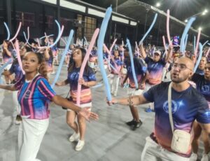Rosas de Ouro perde 0,5 ponto por atraso e largará atrás na apuração do Carnaval SP