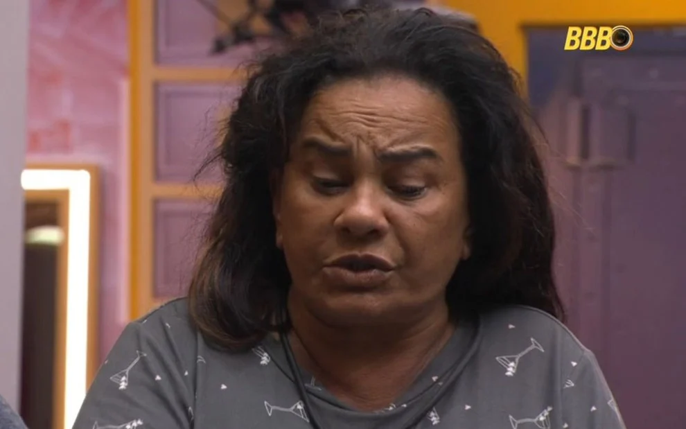 Solange Couto passa mal e é socorrida por médico da casa