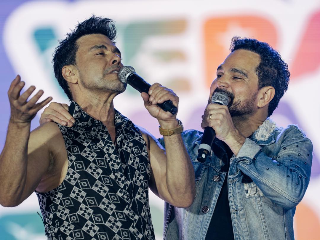 Zezé Di Camargo e Luciano reúnem mais de 80 mil pessoas em apresentação no Verão Maior Paraná