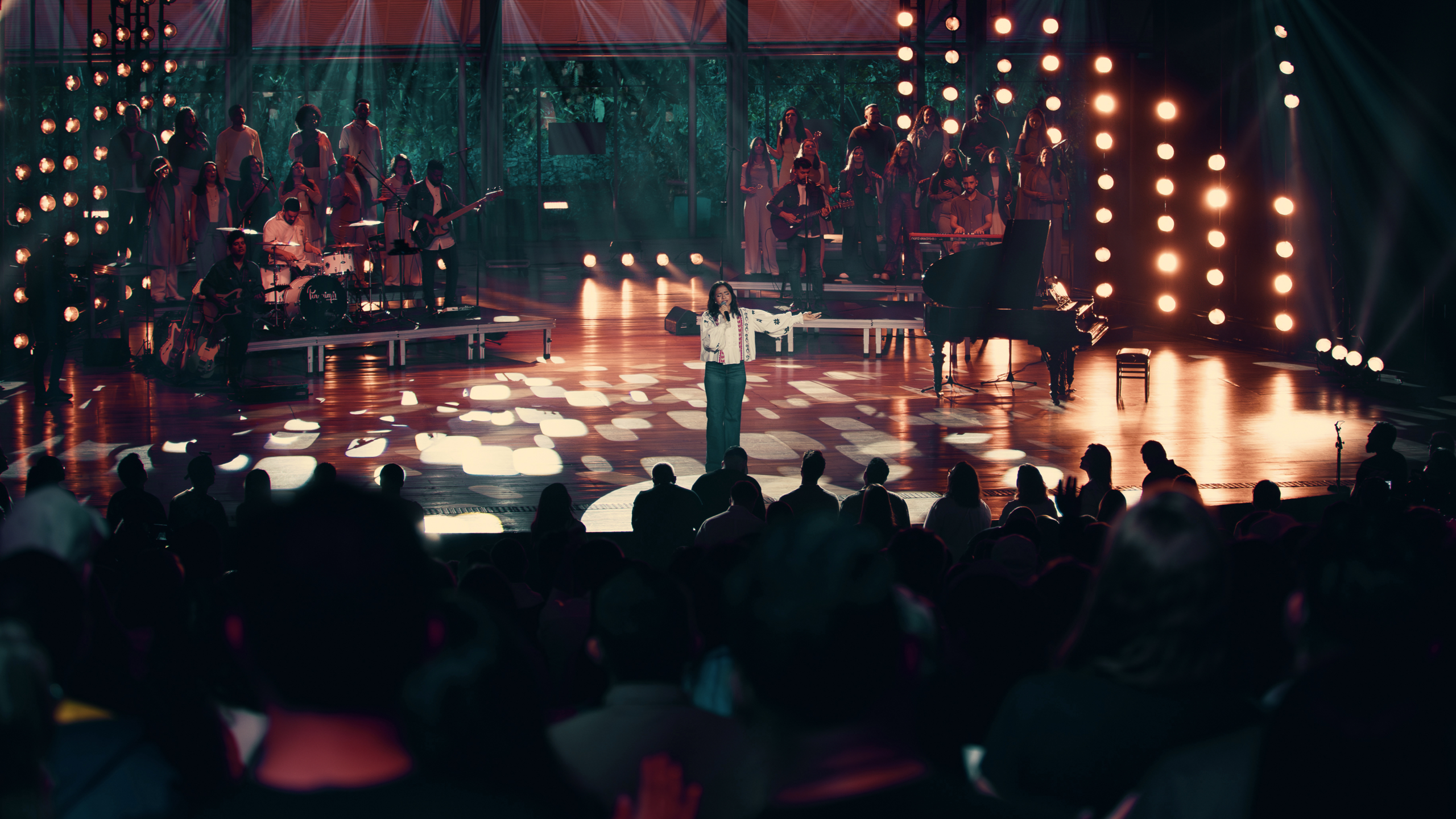 Em clima de Páscoa, Julia Vitória lança a oitava faixa do DVD gravado na Ópera de Arame 17 Julia Vitória