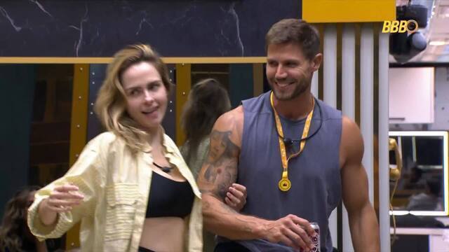 Jonas Sulzbach expõe interesse em conhecer Ana Paula Renault fora da casa 18 Jonas Sulzbach expõe interesse em conhecer Ana Paula Renault fora da casa