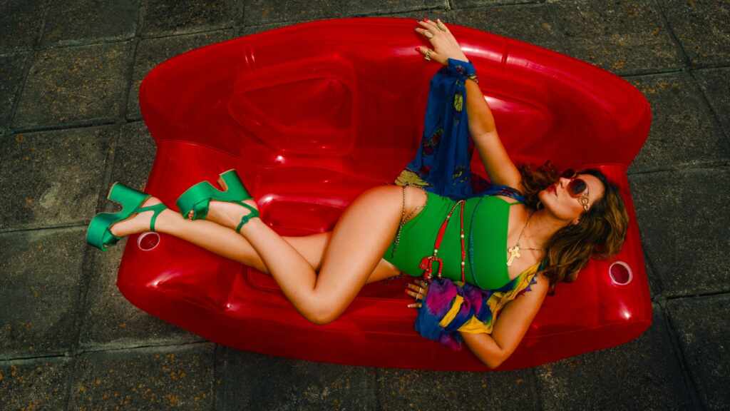 Sofia Brasil divulga clipe da música “Obsessão” inspirado em personagens icônicos 92351a59 9805 493a 87aa 163bf6c1dfc1