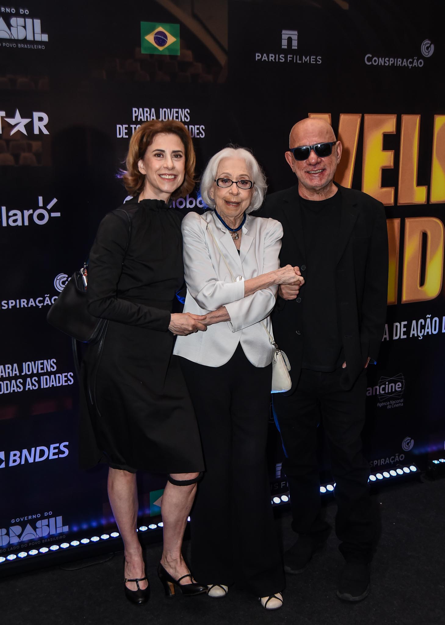 Fernanda Montenegro com os filhos, Fernanda Torres e Cláudio Torres - Foto: Webert Belicio / AgNews