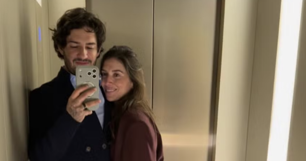 Na Itália, Rebeca Abravanel se declara para Alexandre Pato: “Amo você!” Captura de Tela 2026 03 01 as 22.24.12