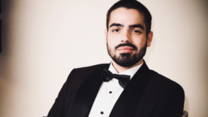 João Silva marca presença em festa beneficente de Elton John na noite do Oscar