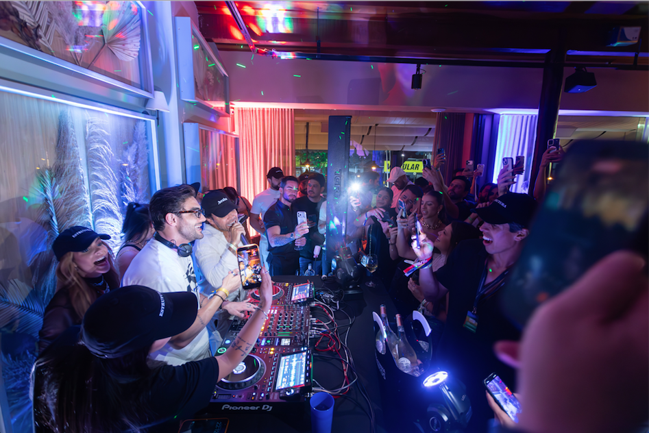 Dioguim Bravo, Pedro Balbino, Eme DJ, Leonardo Caldi e Thiago Brava/Foto: Divulgação