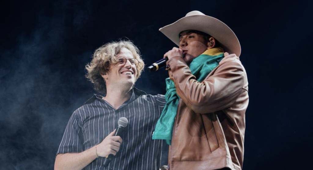 Zé Vaqueiro e NAPA se unem em nova versão de “Deslocado” gravada em Lisboa Zé Vaqueiro e NAPA se unem em nova versão de “Deslocado” gravada em Lisboa