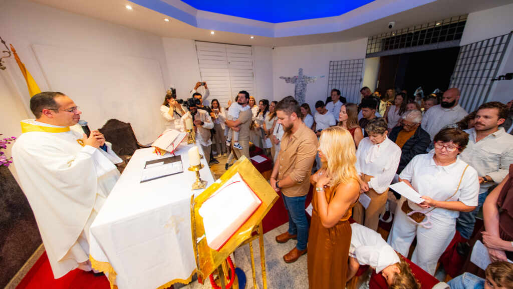 Zé Neto & Cristiano participam de Missa no Santuário Cristo Redentor