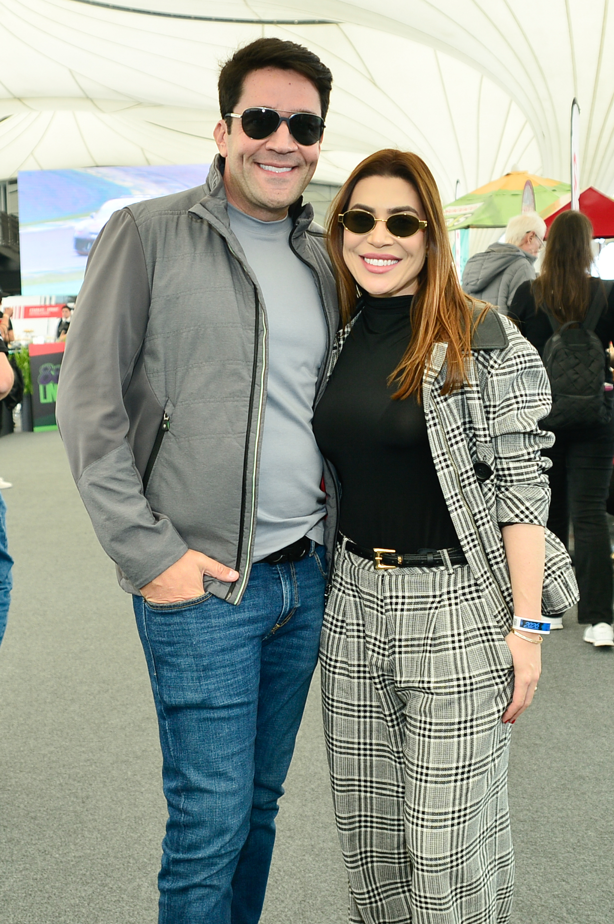 Nayara Azevedo prestigia Porsche Cup ao lado do marido em Interlagos 17 Nayara Azevedo prestigia Porsche Cup ao lado do marido em Interlagos - Foto: Eduardo Martins / Brazil News