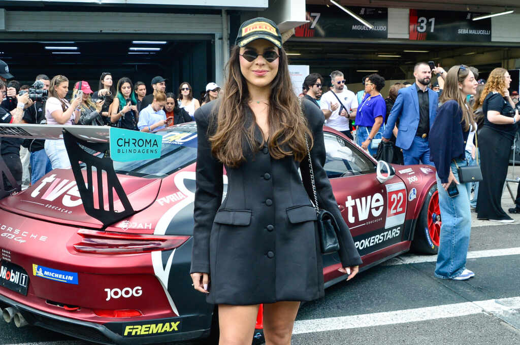 Emily Araújo marca presença na Porsche Cup em Interlagos neste domingo Emily Araújo - Fotos: Eduardo Martins / Brazil News