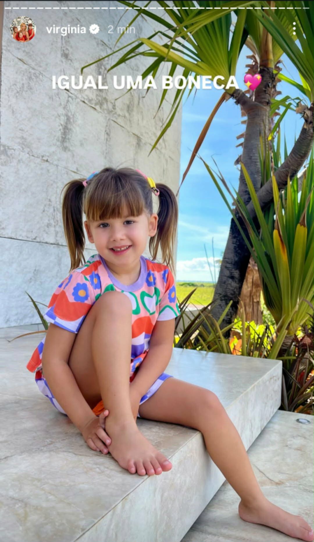 Maria Alice chama atenção ao surgir em foto durante viagem com Virginia Fonseca