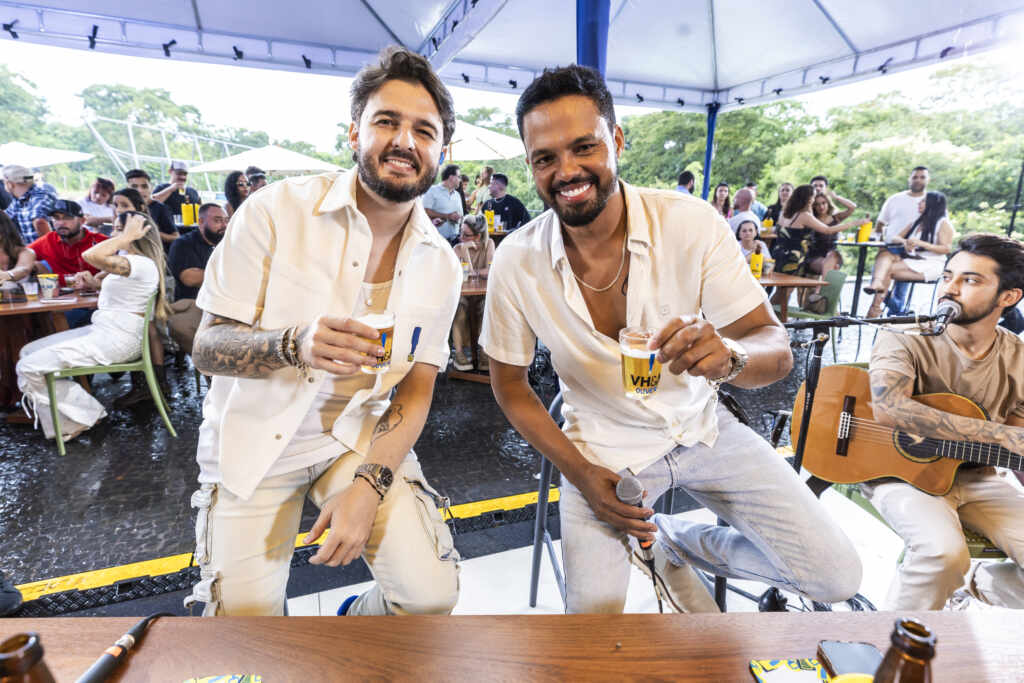 VH e Alexandre lançam EP 1 do “Ouve Aí” com participações de Hugo & Guilherme e Rafa & Junior VHA OUVE AI 226