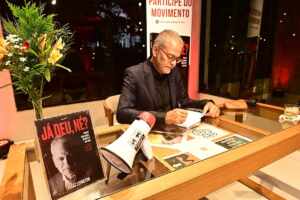 Isaac Edington lança livro “Já Deu Né?” e propõe reflexão sobre cultura da reclamação