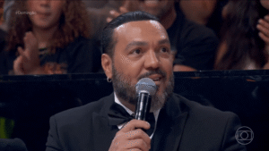 Cantor Belo elogia Viviane Araujo ao relembrar romance em programa de Huck