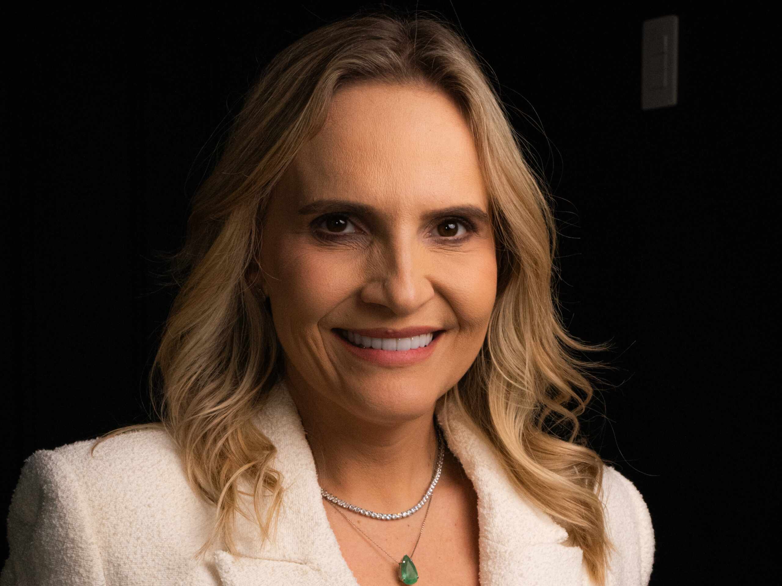 Cinco decisões que destravam a carreira e aceleram crescimento profissional 17 fernanda1 2 scaled