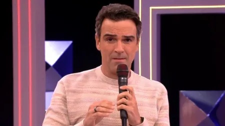 Público pede 'eliminação' de Tadeu Schmidt do BBB 26 por atitude imparcial