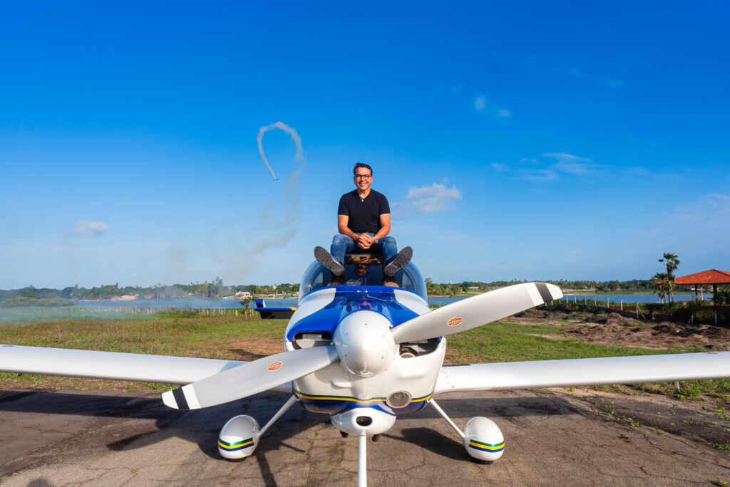 Alex Bacana inicia volta ao mundo em avião monomotor e entra para grupo raro da aviação Alex Bacana inicia volta ao mundo em avião monomotor e entra para grupo raro da aviação