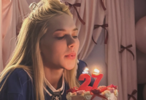 Virginia Fonseca chega aos 27 anos com festa surpresa na mansão do namorado