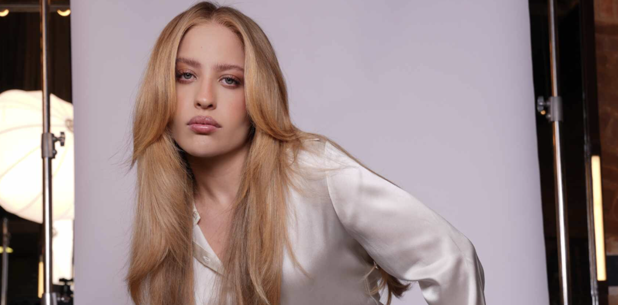 Mari Fernandez muda o visual e aparece loira após transformação em São Paulo