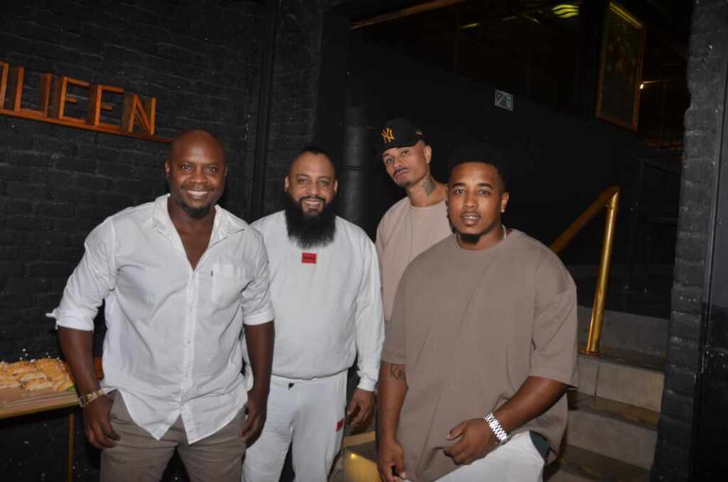 Integrantes do Grupo Kalawe em noite de lançamento do novo universo audiovisual conectado em São Paulo