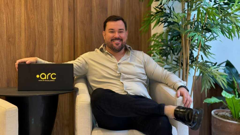 Do tatame ao comando do ARC Hospital Premium: conheça Wenzo, ex-lutador e empresário Wenzo, fundador do ARC Hospital Premium, em hospital premium nos Jardins em São Paulo