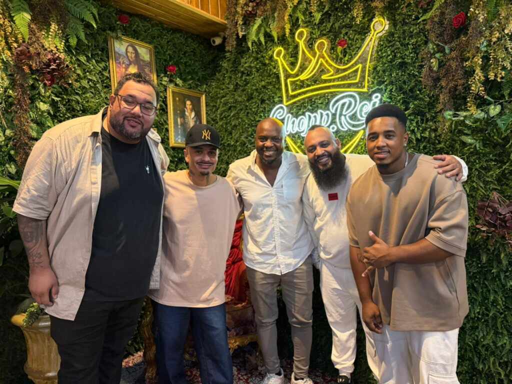 Grupo Kalawe celebra sucesso do lançamento em IA e parceria inédita com Grupo Piração Grupo Kalawe celebra sucesso do lançamento em IA e parceria com Grupo Piração