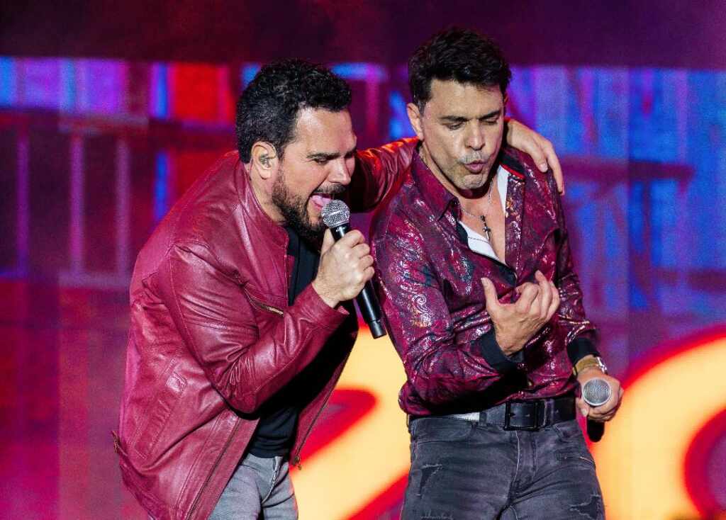 Zezé Di Camargo e Luciano provam que Paraguai é quase “segunda casa” da dupla ZCL Pedro Juan PY 17