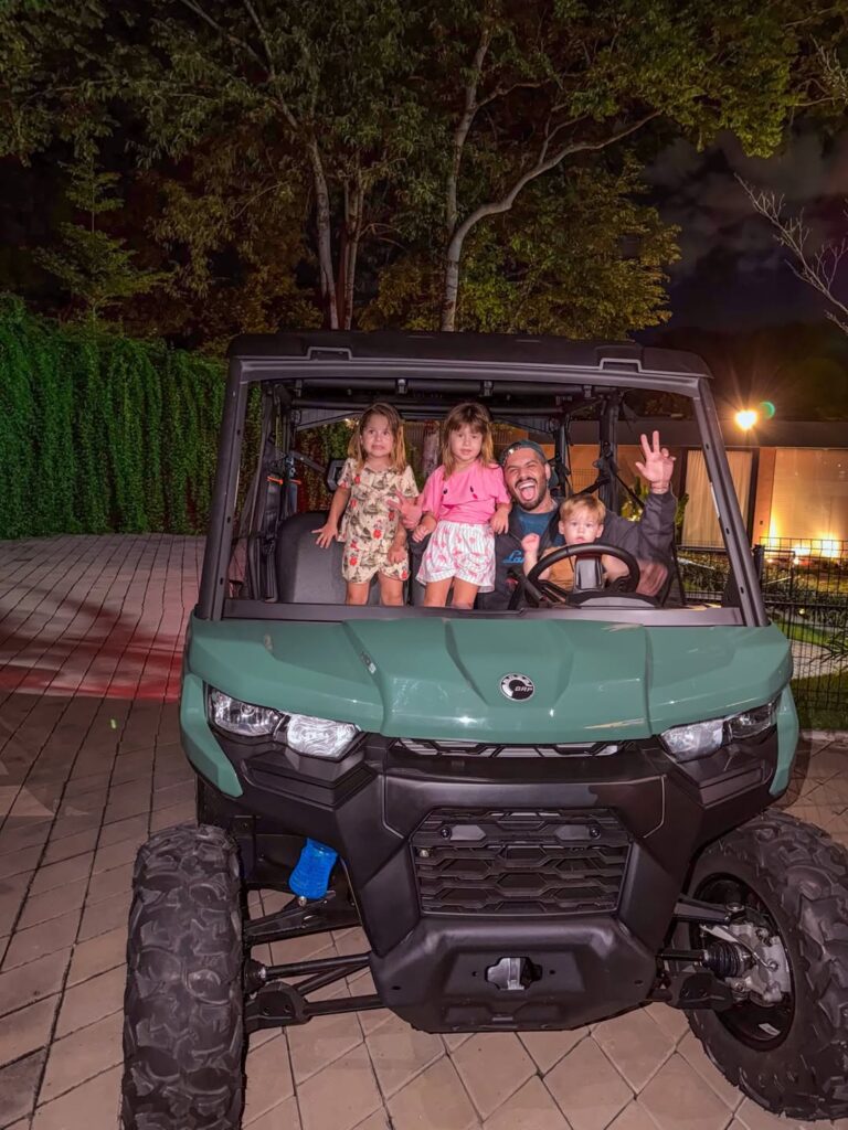 Zé Felipe fala sobre guarda dos filhos e relação com Virginia Fonseca após separação Zé Felipe com os filhos - Foto: Instagram