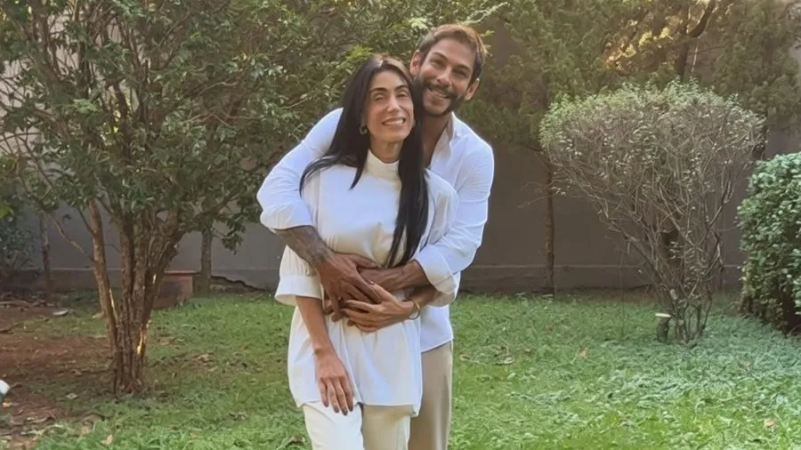 michelle barros e shia phoenix anunciam gravidez