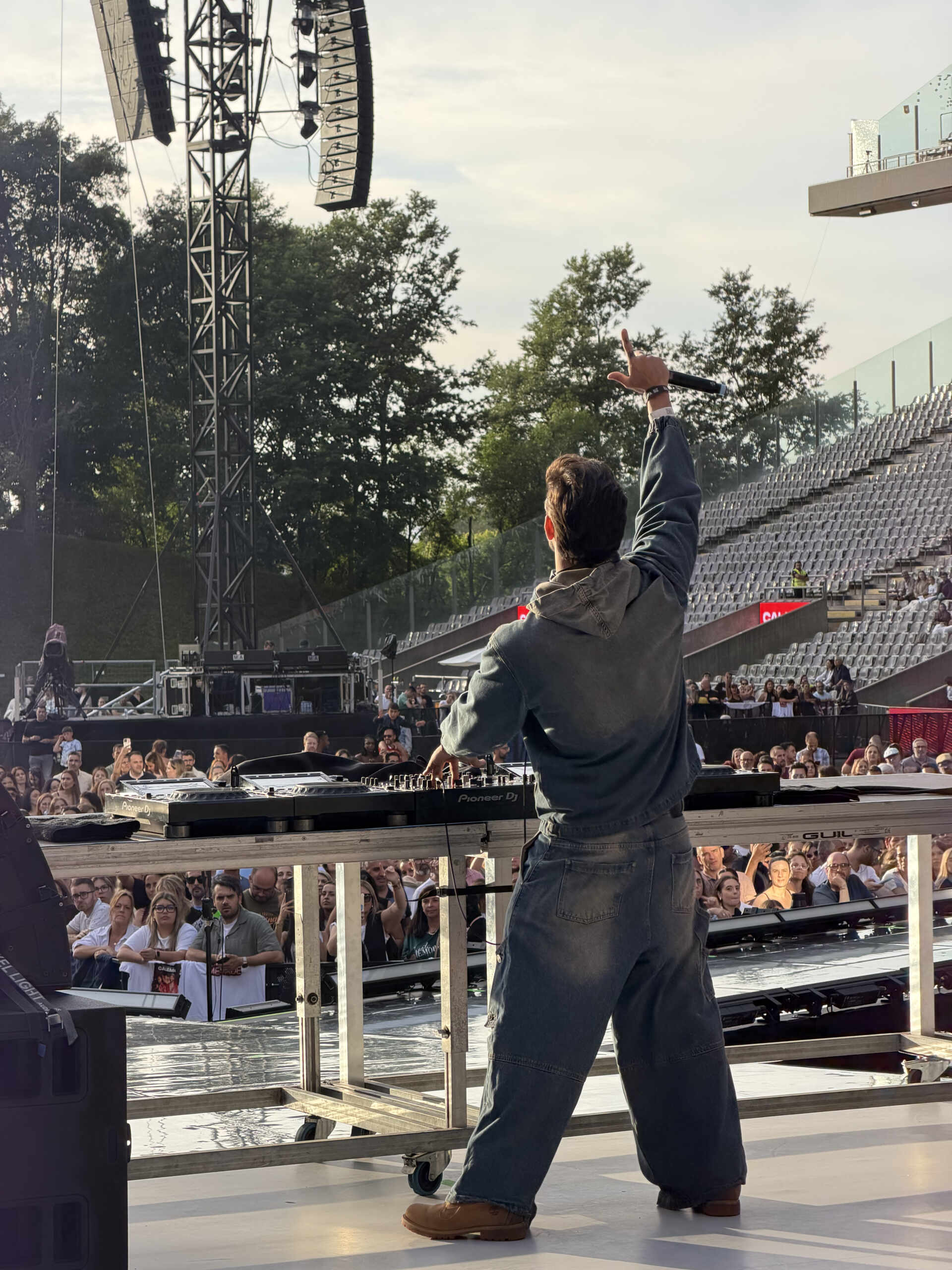 EME DJ abre show de Calema para 25 mil pessoas no Estádio Municipal de Braga, em Portugal 21 IMG 2249 1 scaled