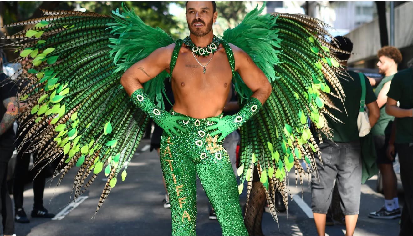 Guilherme Cenedezi distribui mais de 5 mil brindes na Parada LGBT+ de SP 19 WhatsApp Image 2026 06 08 at 11.05.06