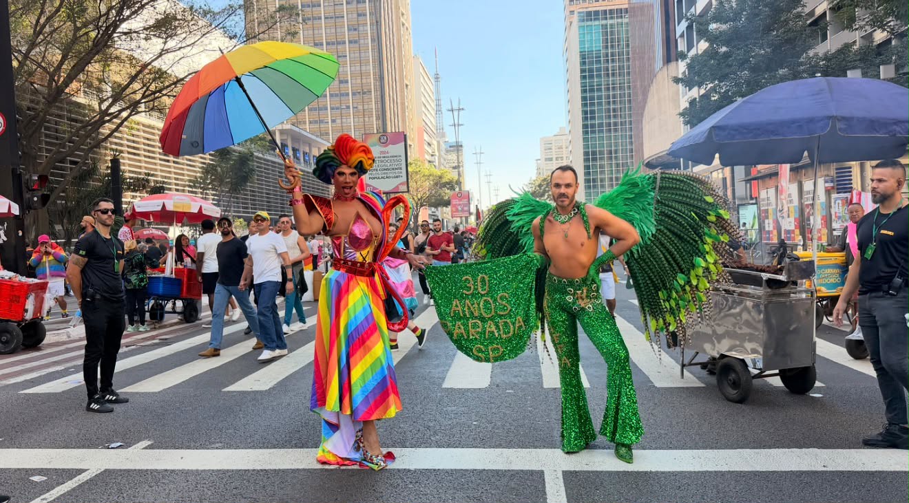 Guilherme Cenedezi distribui mais de 5 mil brindes na Parada LGBT+ de SP 20 WhatsApp Image 2026 06 08 at 11.05.07 1
